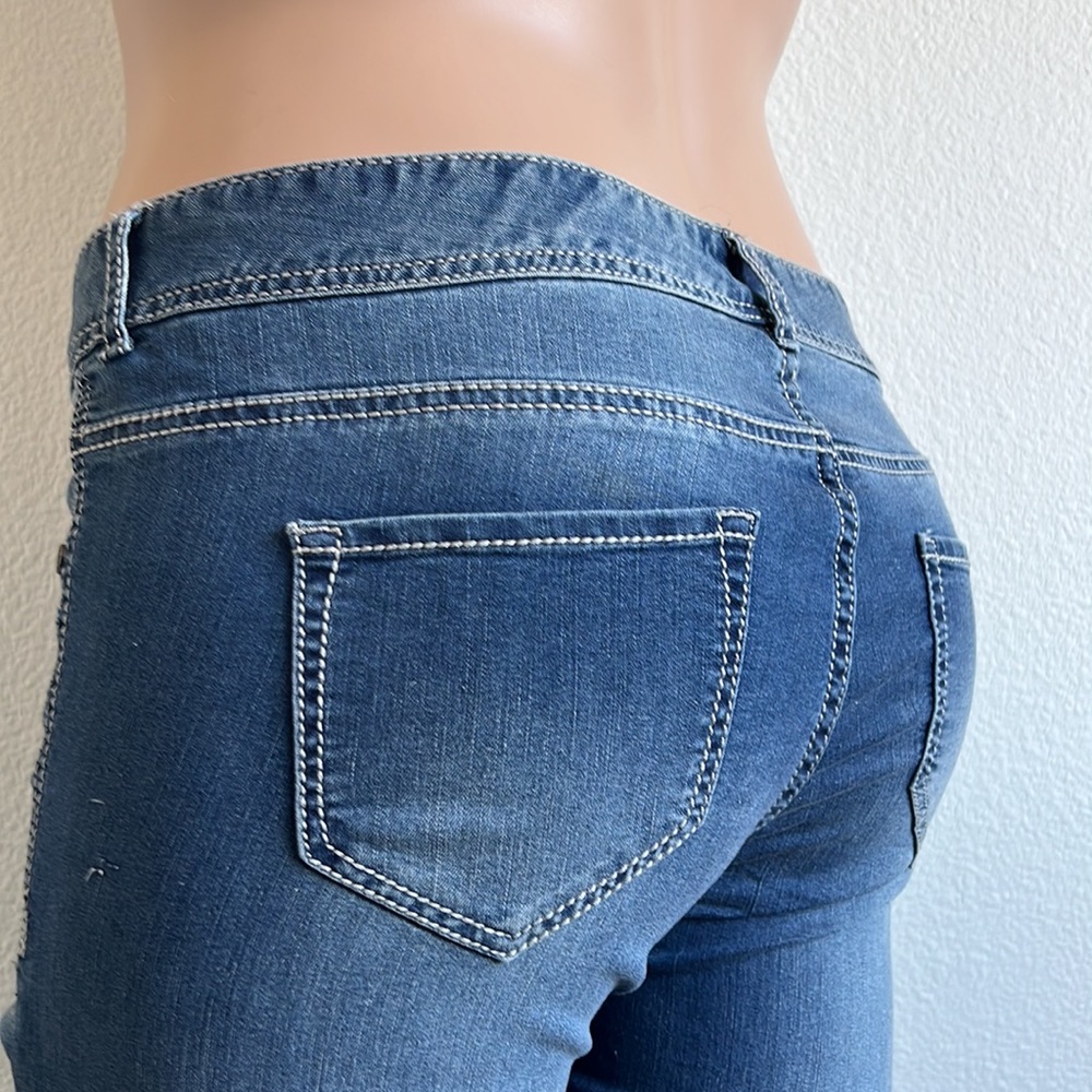 MAURICES DENIM JEANS SIZE 16 REGULAR COLOR BLUE